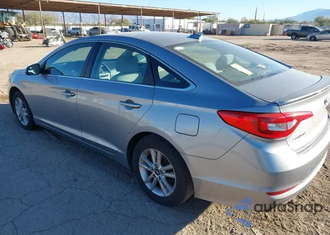 2017 Hyundai Sonata z USA, uszkodzony, nr VIN 5NPE24AF2HH493477